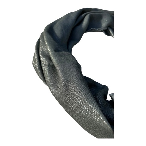 Lancioni Rectange Scarf Fringe Trim Metallic Knit Casual Gray Womens One Size - Picture 3 of 9